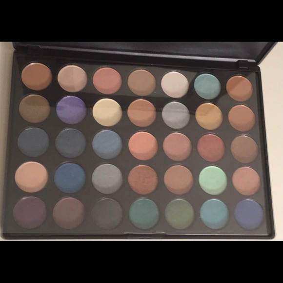 Eyeshadow palette - Picture 2 of 5